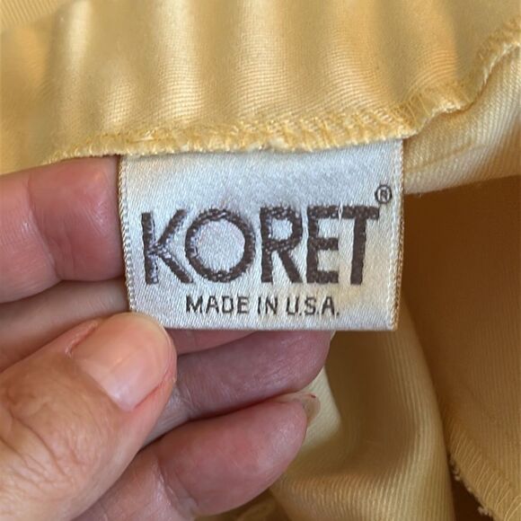 Vintage 70s/80s Koret light yellow pleat front straight knee length skirt - Picture 6 of 6